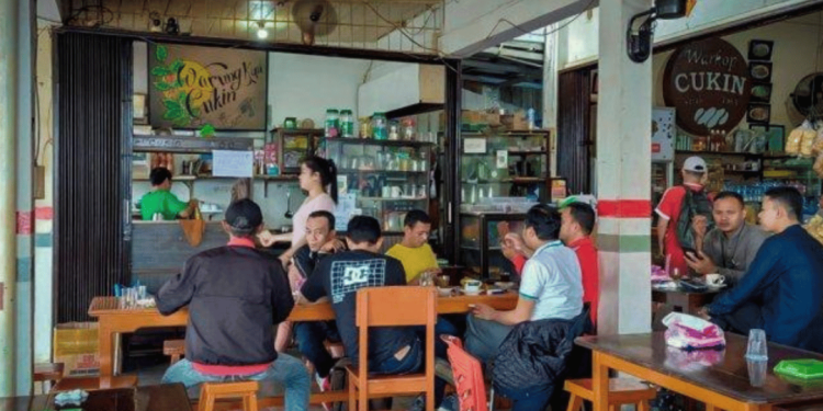 Jangan Sampai Salah! 5 Kriteria Lokasi Emas untuk Warkop Kekinian yang Dijamin Laris Manis